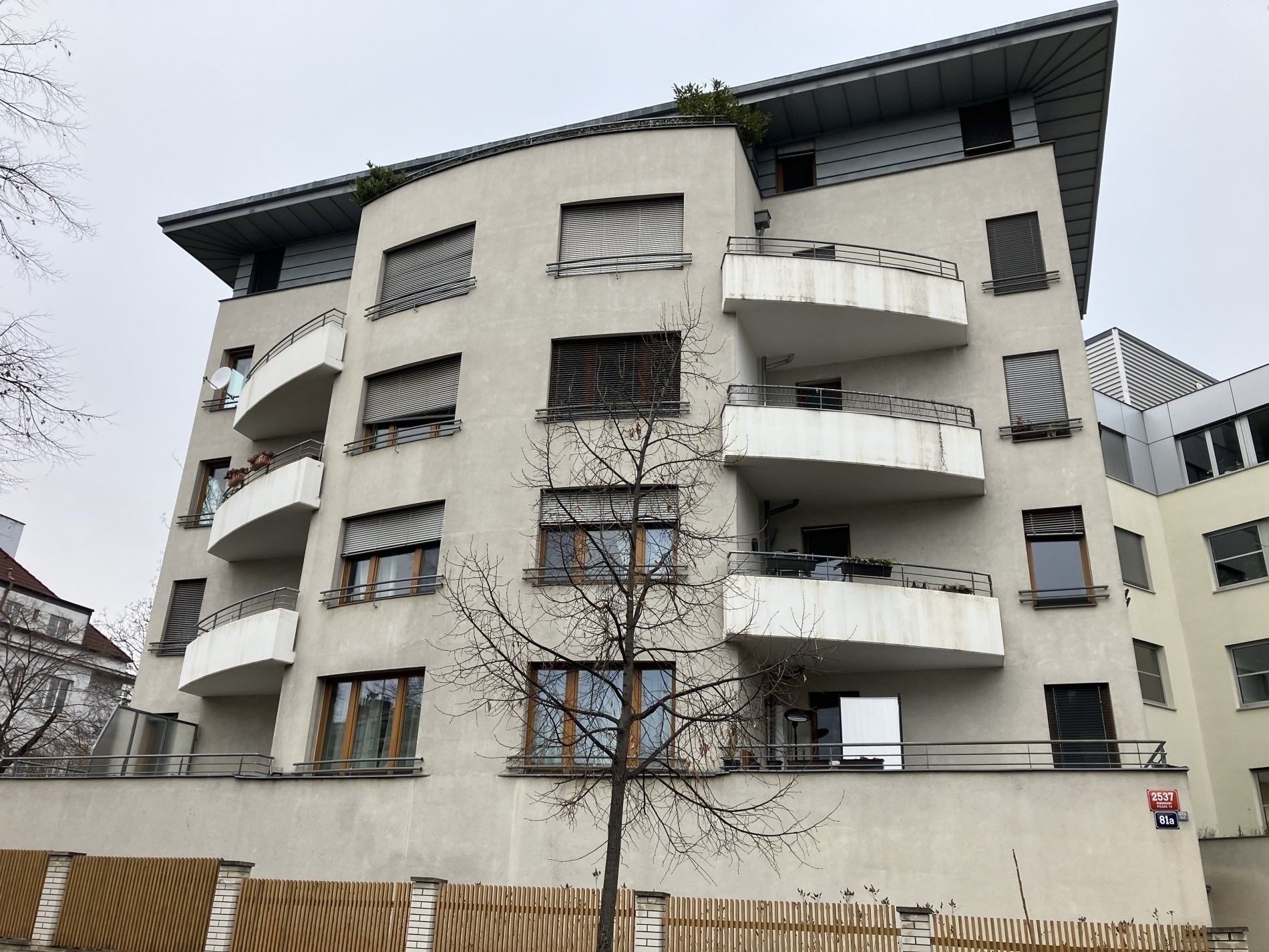 2+kk, Ruská, Praha, 70 m²