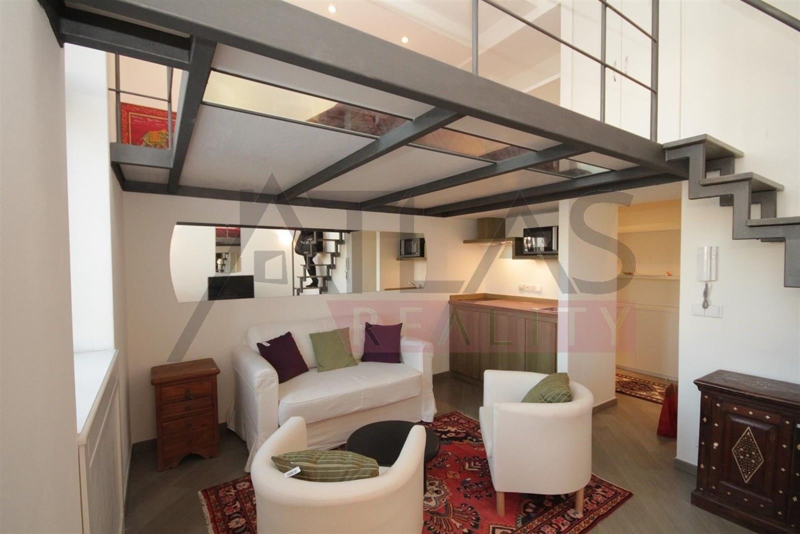 1+kk, Hořejší nábřeží, Praha, 32 m²