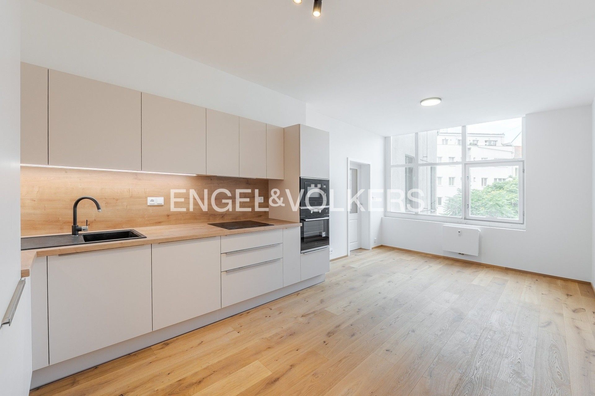 2+kk, Donská, Praha, 47 m²