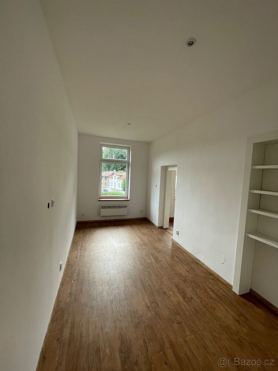 Pronájem byt 2+kk - Hronov, 549 31, 36 m²