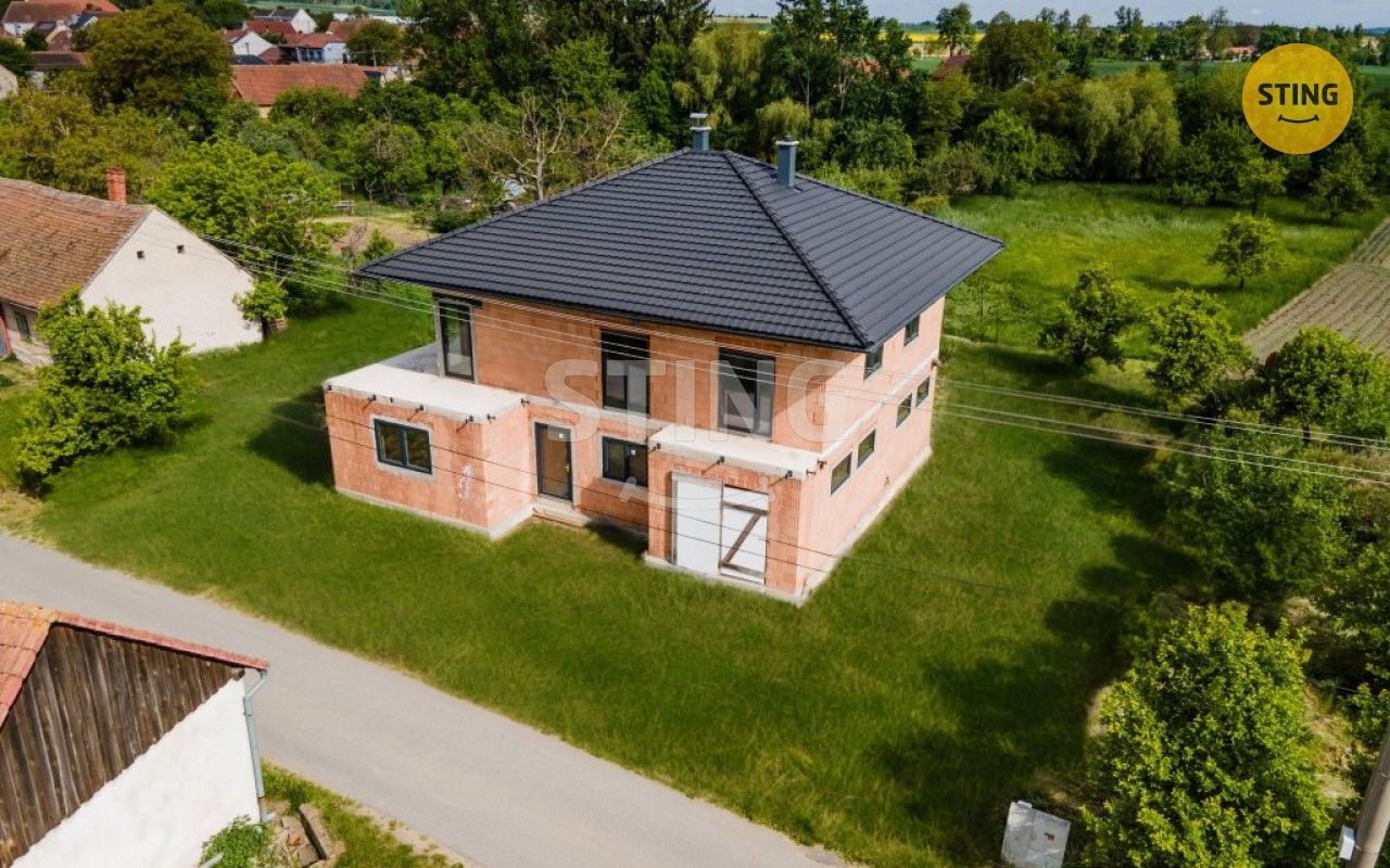 Rodinné domy, Krhov, 285 m²