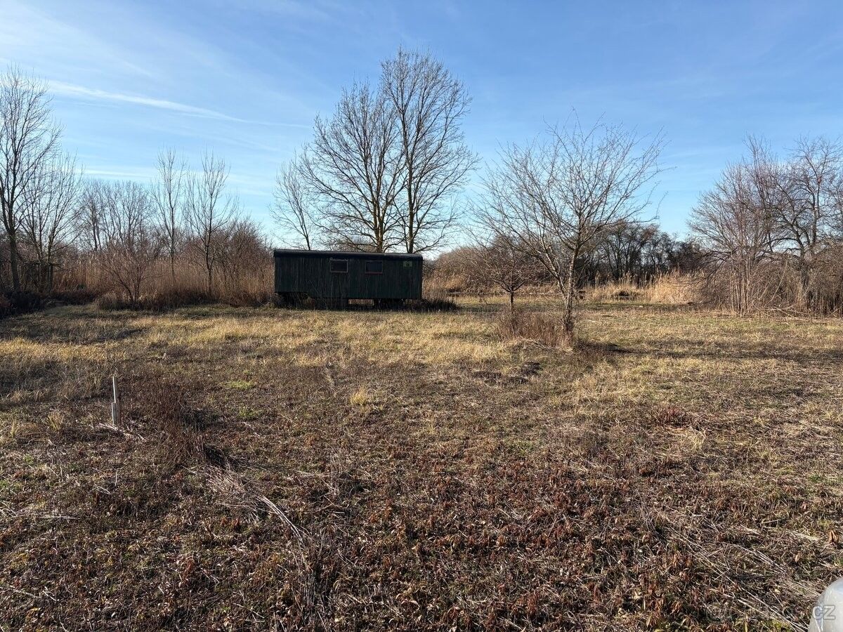 Zahrady, Břeclav, 690 06, 5 744 m²