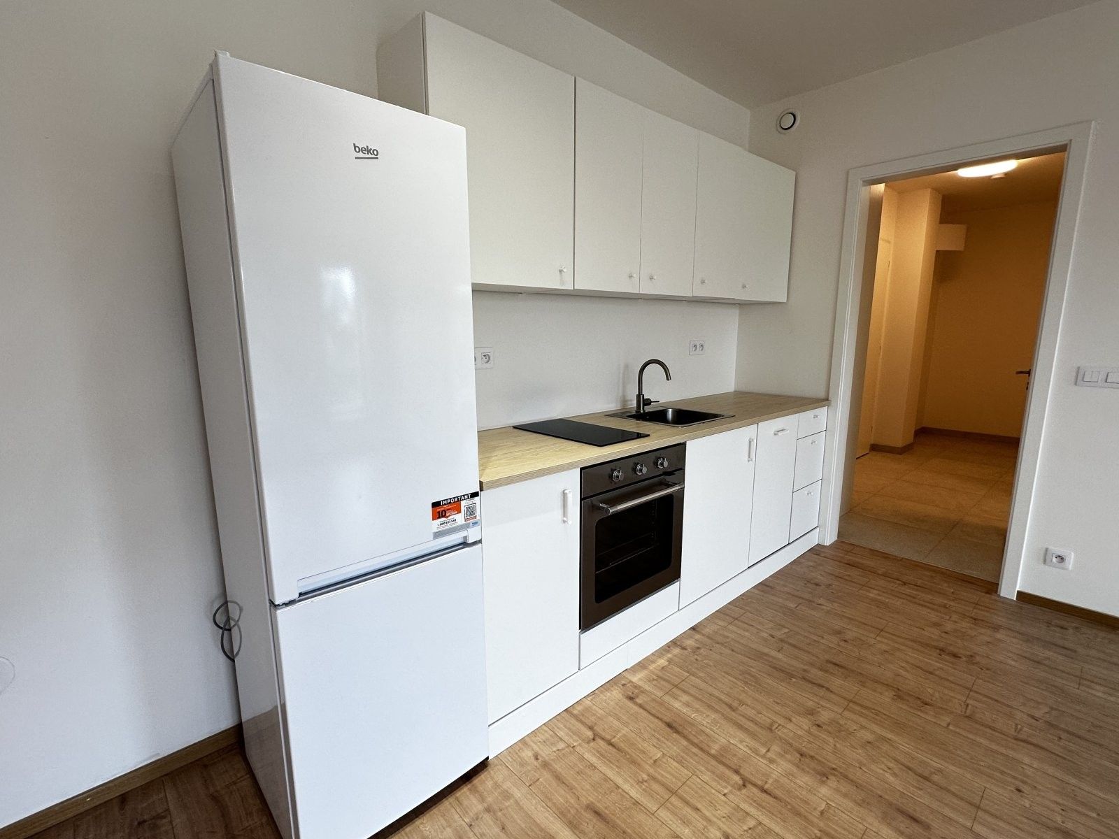 Pronájem byt 2+kk - Českobrodská,Hostavice,Praha, 56 m²