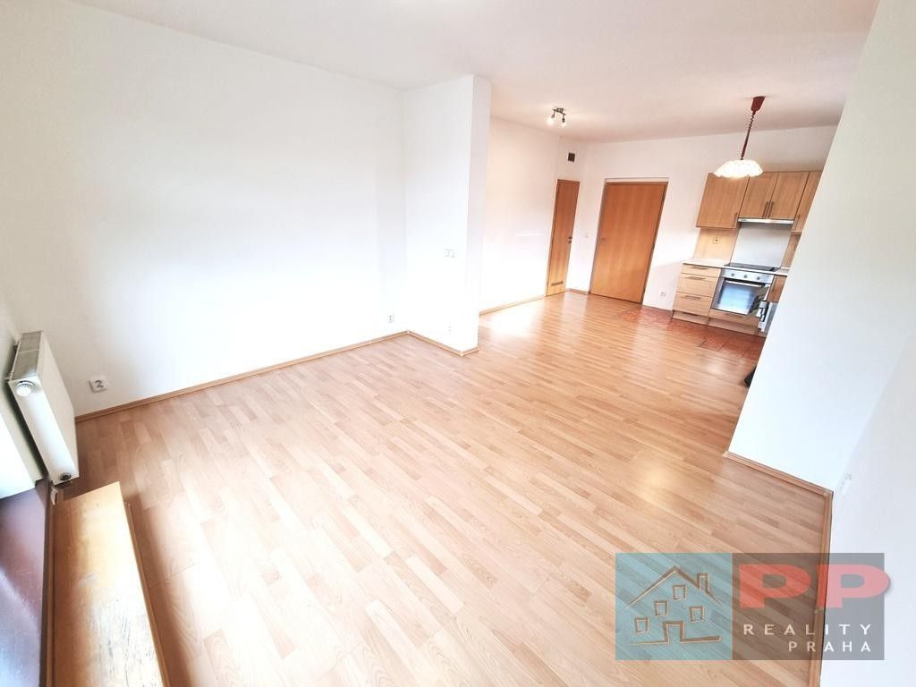 Pronájem byt 1+kk - Vrchlického, Praha, 41 m²