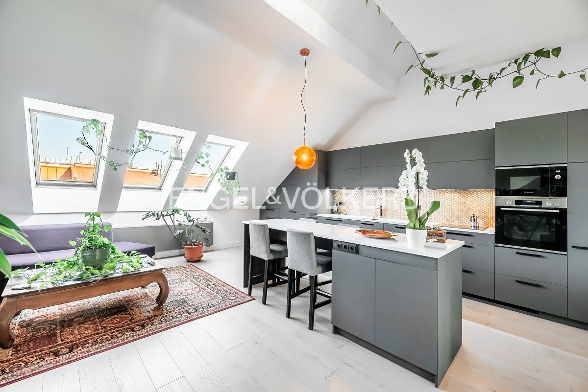 4+kk, Přemyslovská, Praha, 104 m²