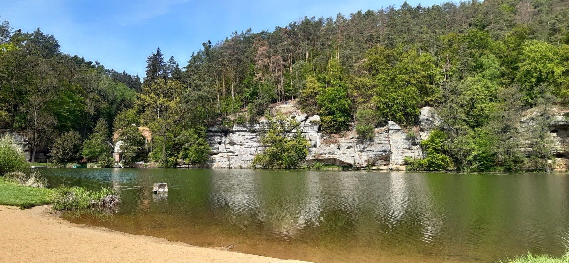 Lesy, Bosyně, Vysoká, 12 485 m²