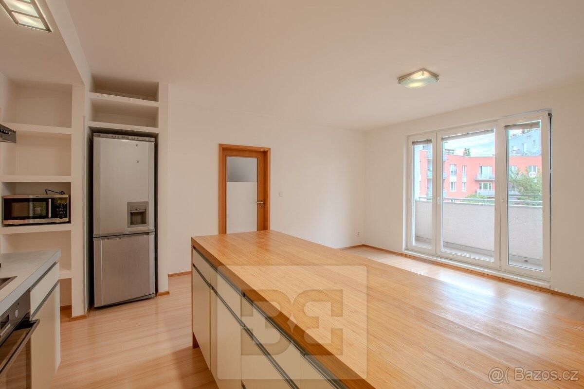 2+kk, Praha, 106 00, 52 m²
