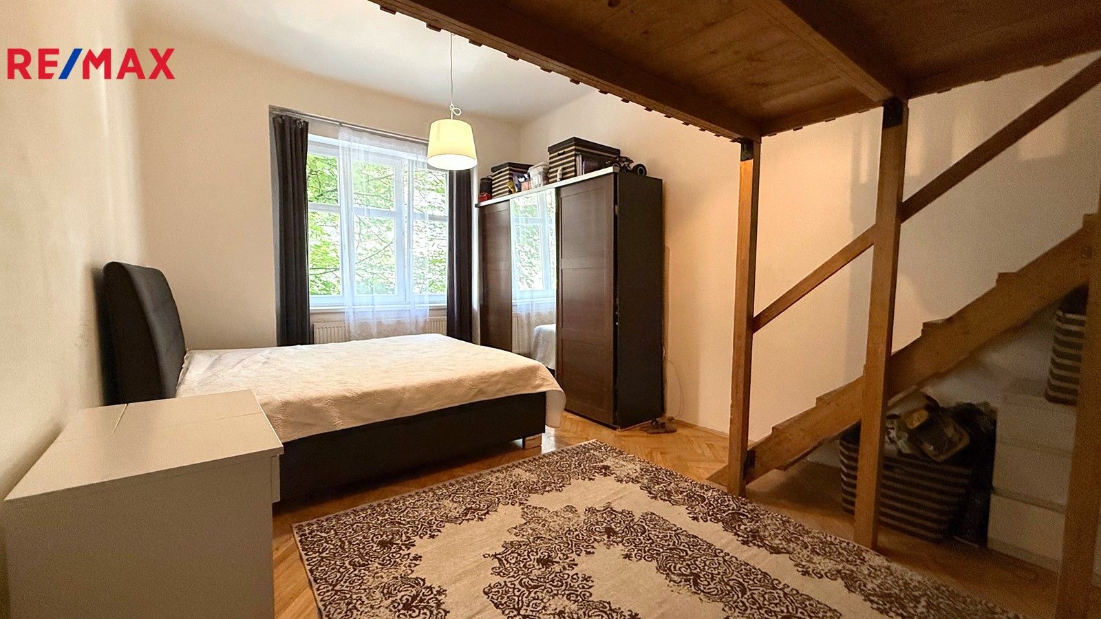 2+kk, Špitálská, Praha, 53 m²