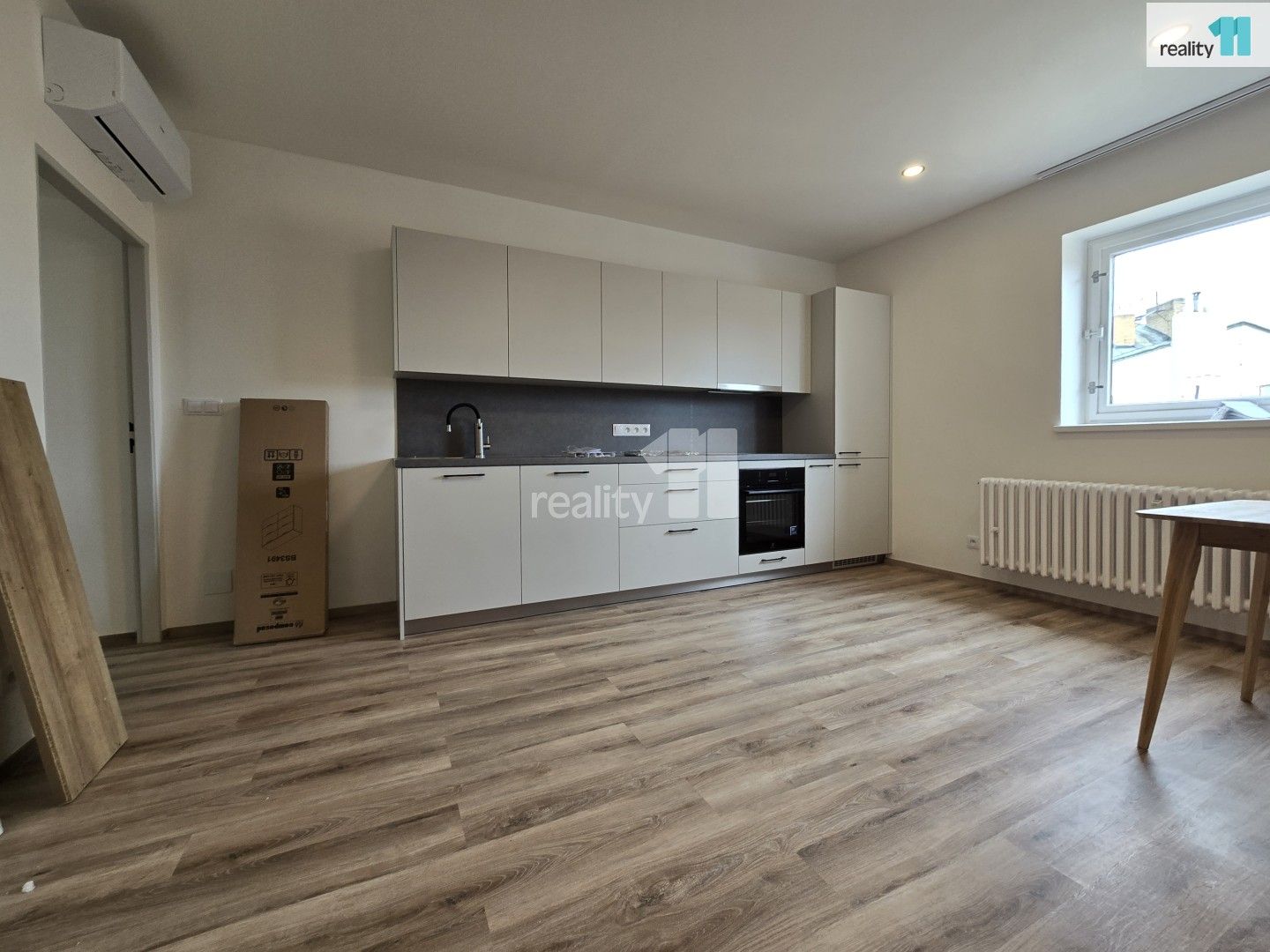 2+kk, Korunovační, Praha, 55 m²