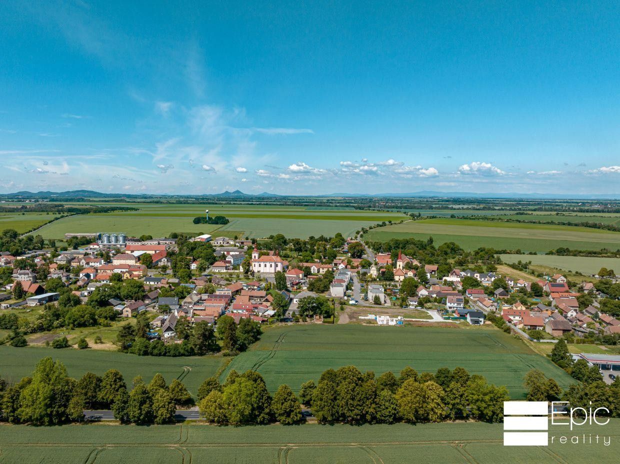 Pozemky pro bydlení, Sídliště Střed, Mělnické Vtelno, 1 280 m²