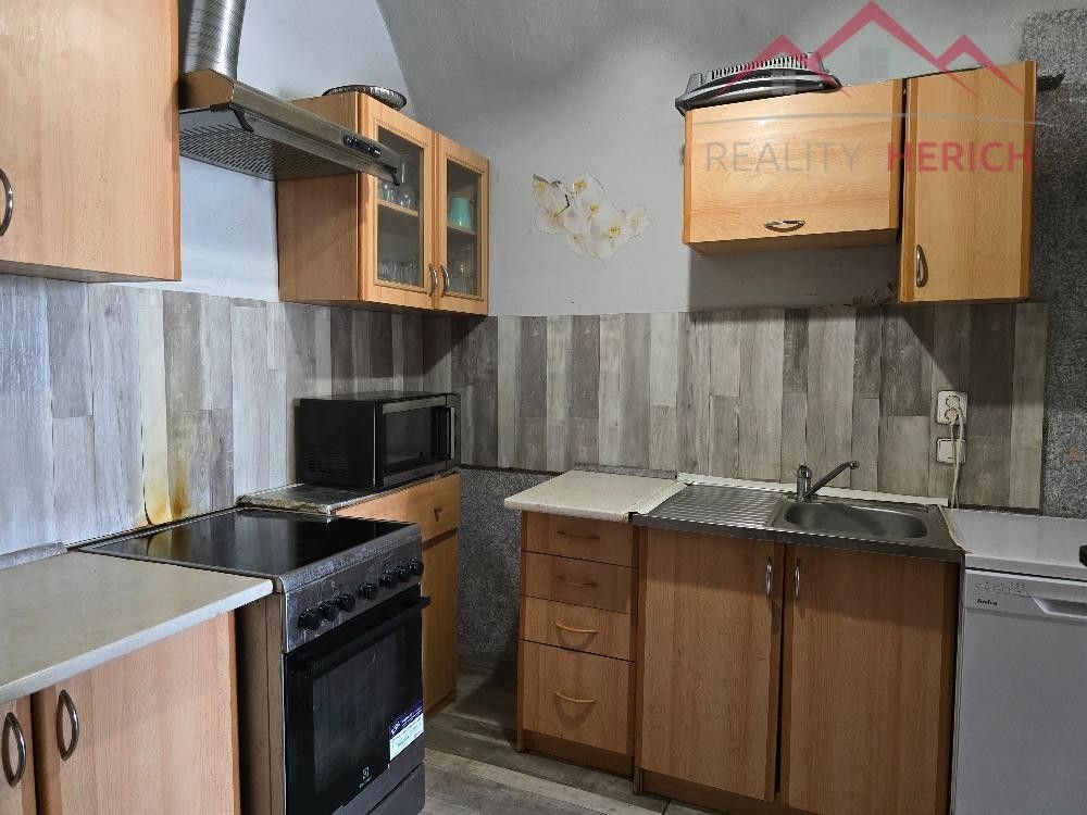Prodej dům - Žatec, 438 01, 90 m²