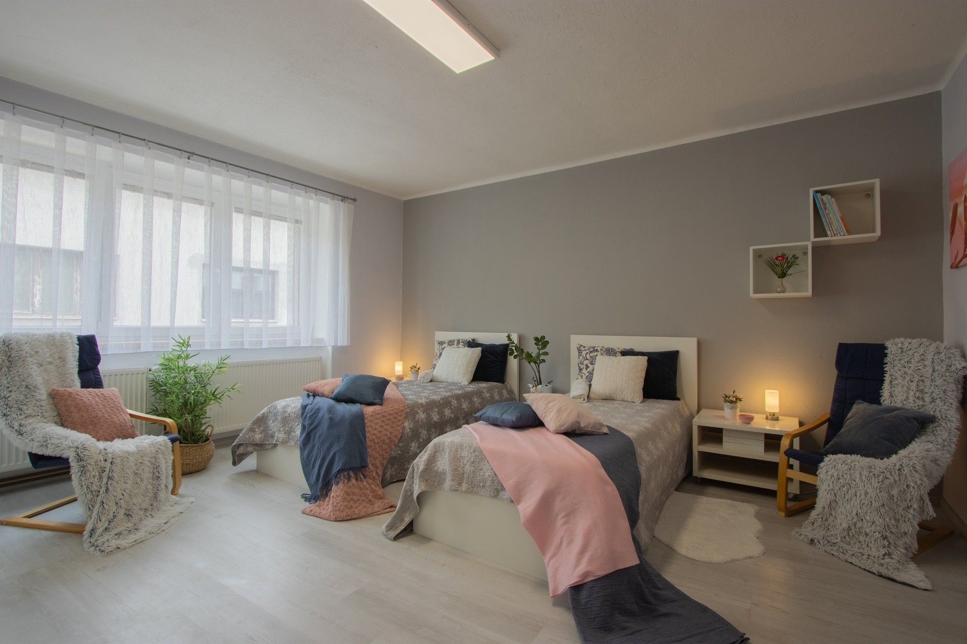 Ostatní, nám. Míru, Hulín, 221 m²