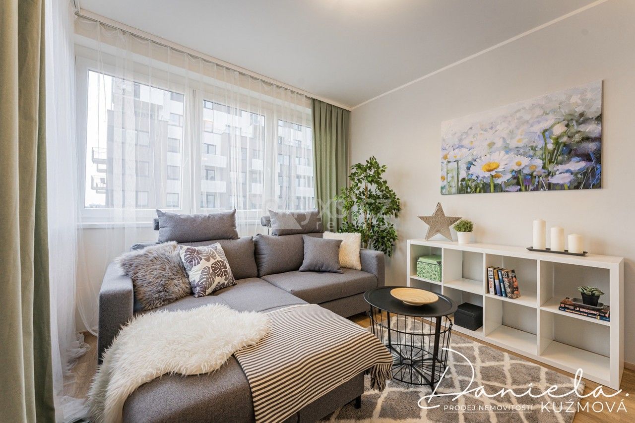Pronájem byt 2+kk - Honzíkova, Praha, 54 m²