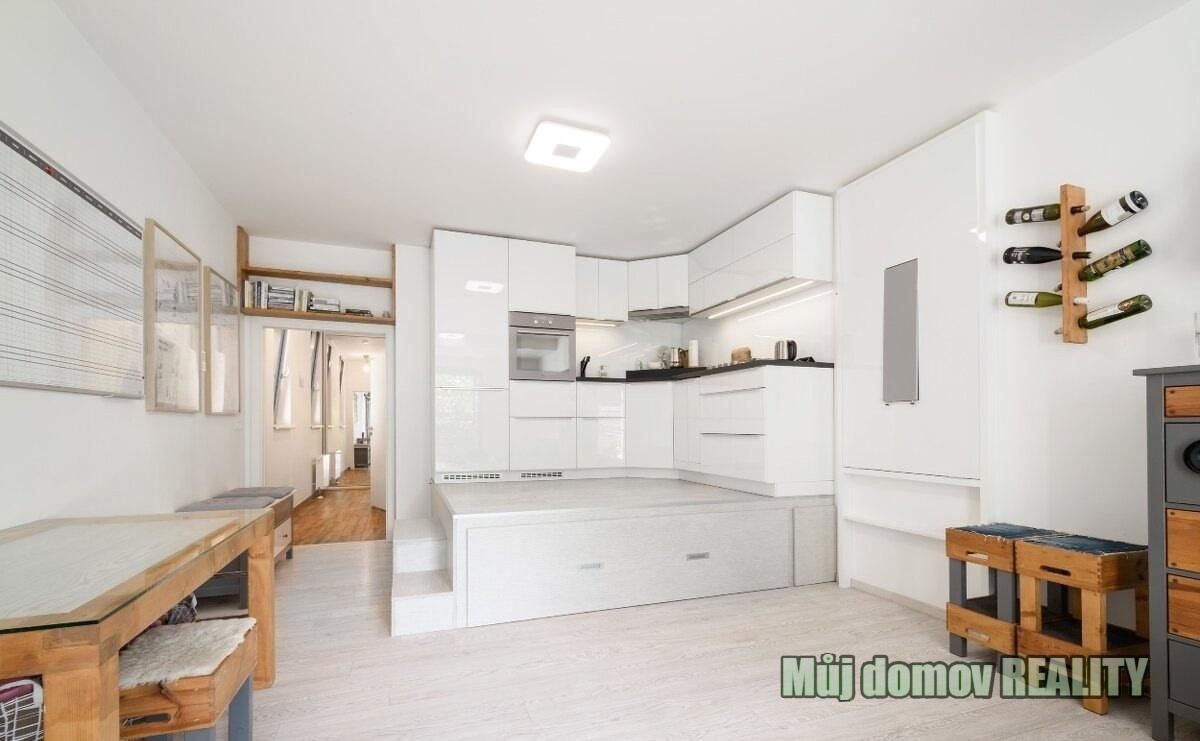 Pronájem byt 1+kk - U Mlýnského kanálu, Praha, 48 m²