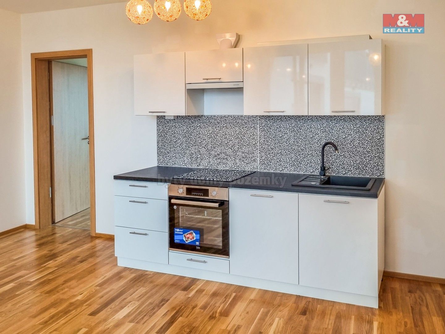 Pronájem byt 2+kk - Červená báň, Praha, 57 m²
