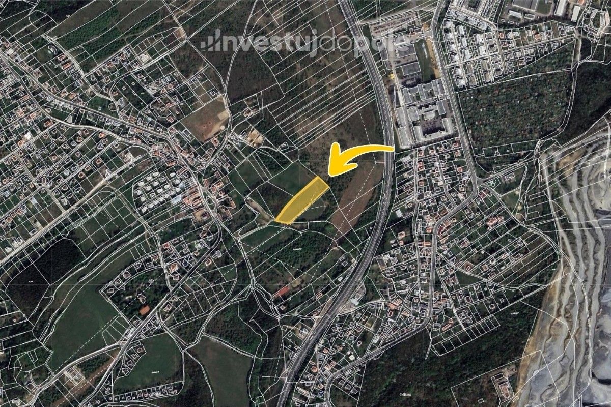 Prodej zemědělský pozemek - Praha, 8 677 m²