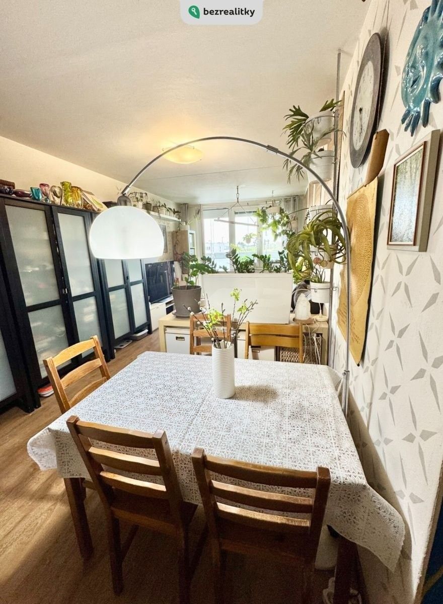 3+kk, Volutová, Praha, 77 m²