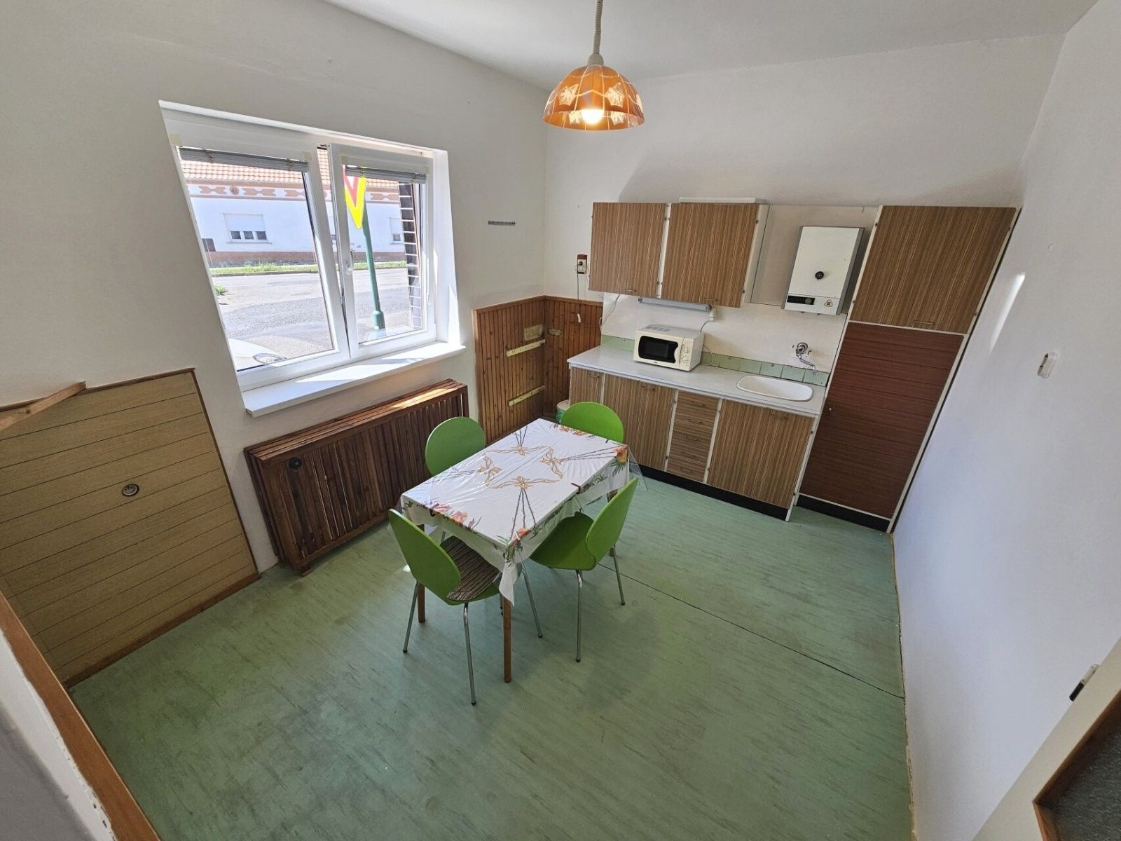 Prodej rodinný dům - Nádražní, Třebenice, 110 m²