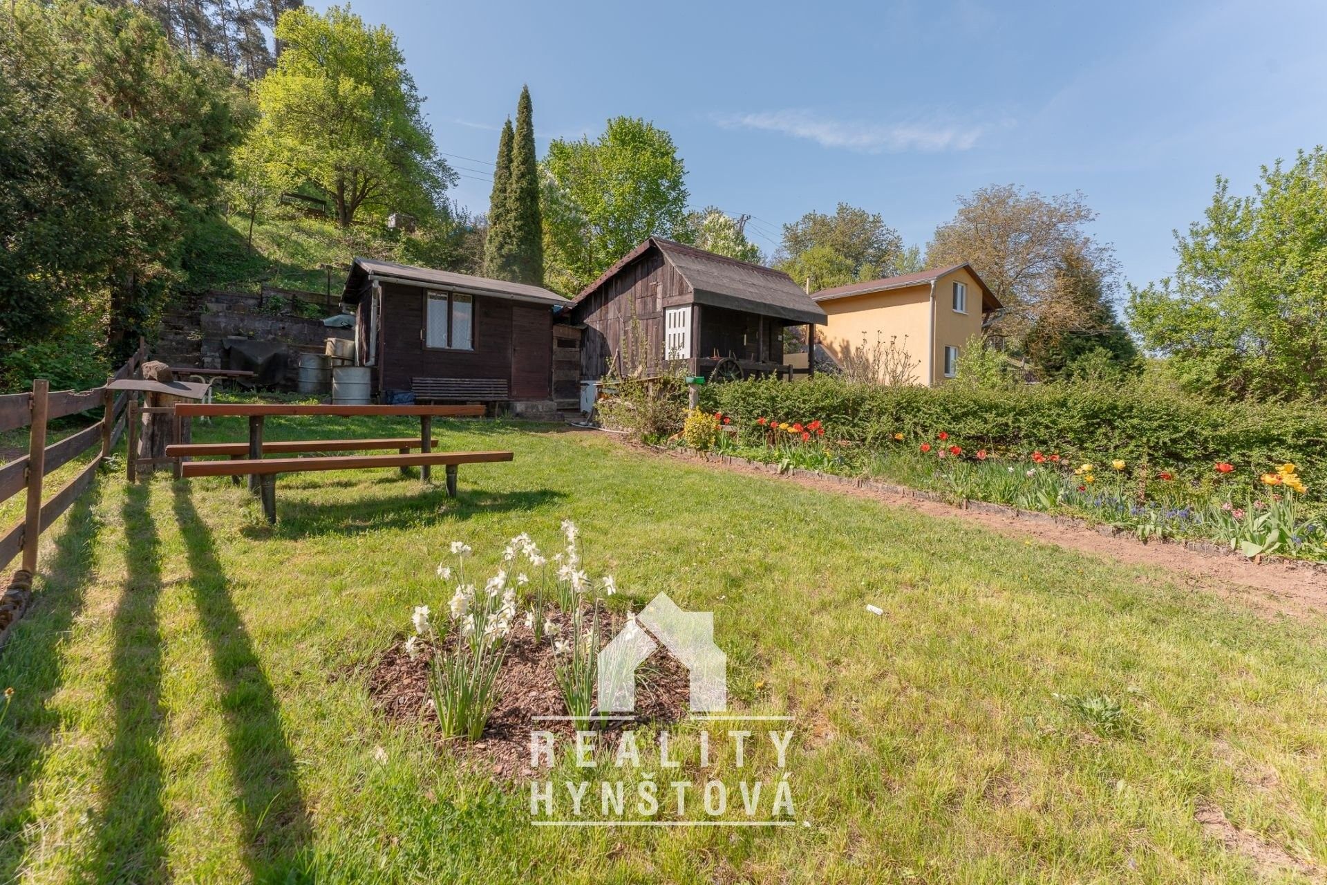 Zahrady, Lomnička, 331 m²