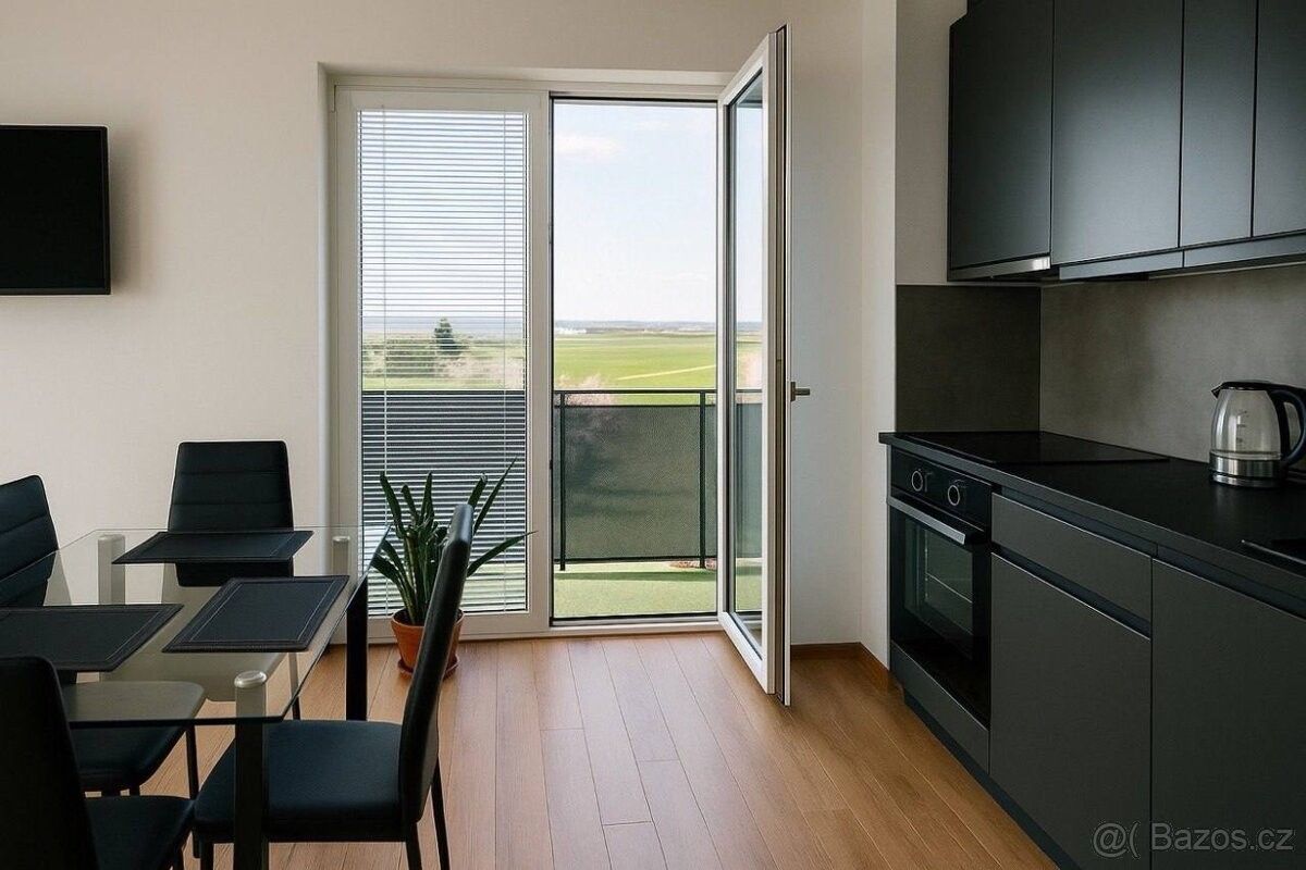2+kk, Plzeň, 318 00, 57 m²