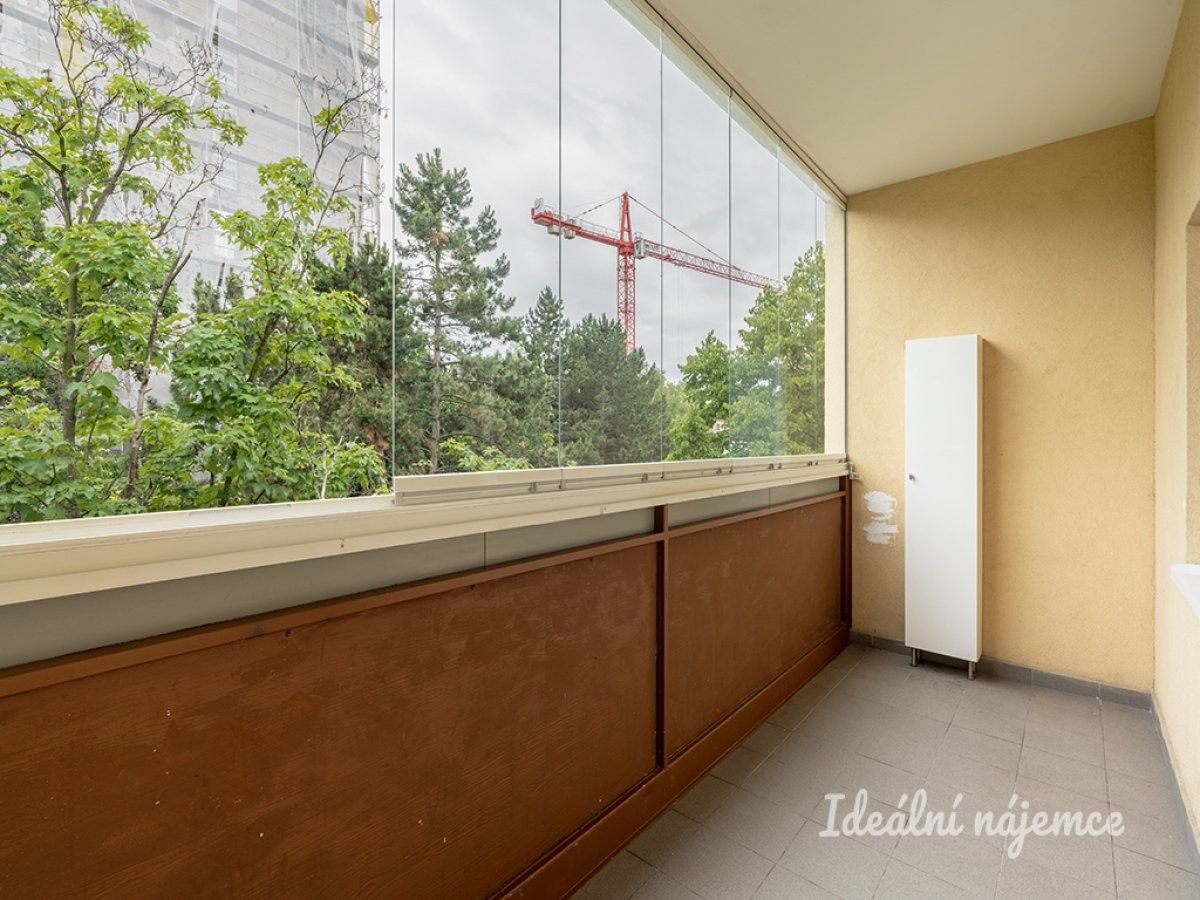 Pronájem byt 2+kk - Střížkov, metro Praha, 56 m²