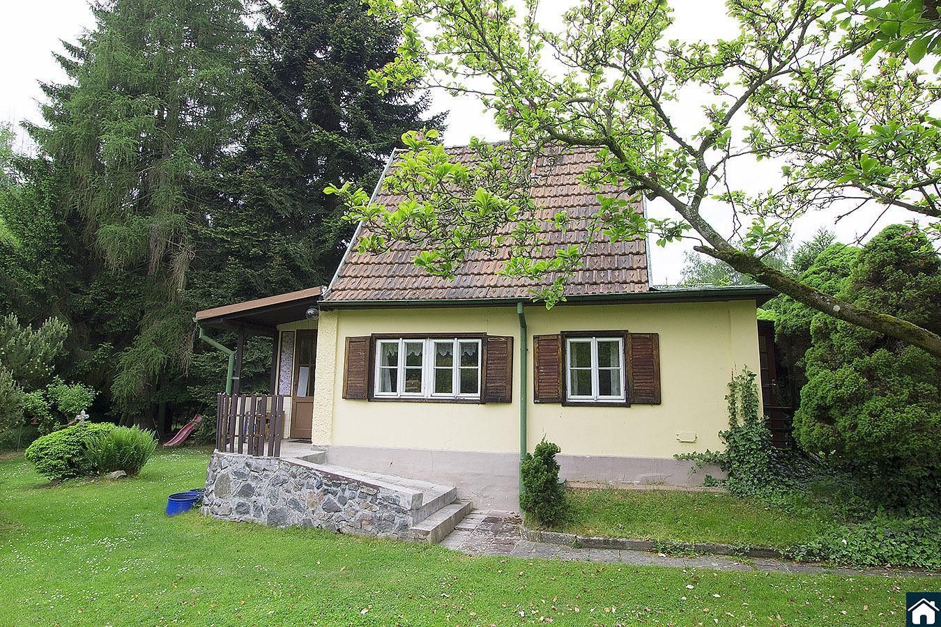 Chaty, Hradové Střimelice, Stříbrná Skalice, 50 m²