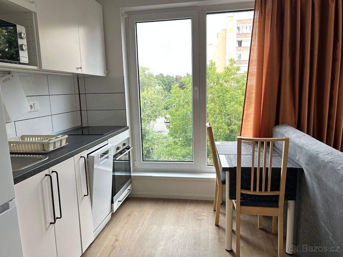 1+kk, Praha, 155 00, 38 m²