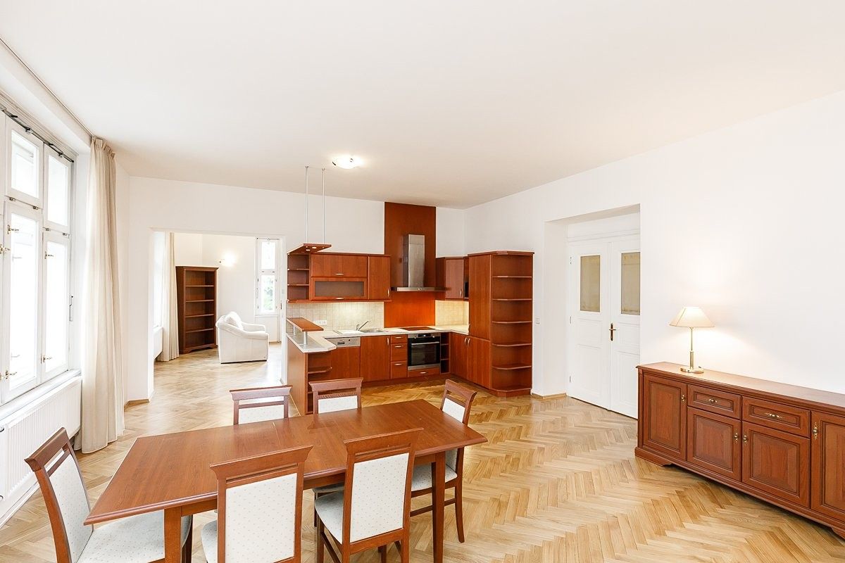 3+1, Chorvatská, Praha, 136 m²