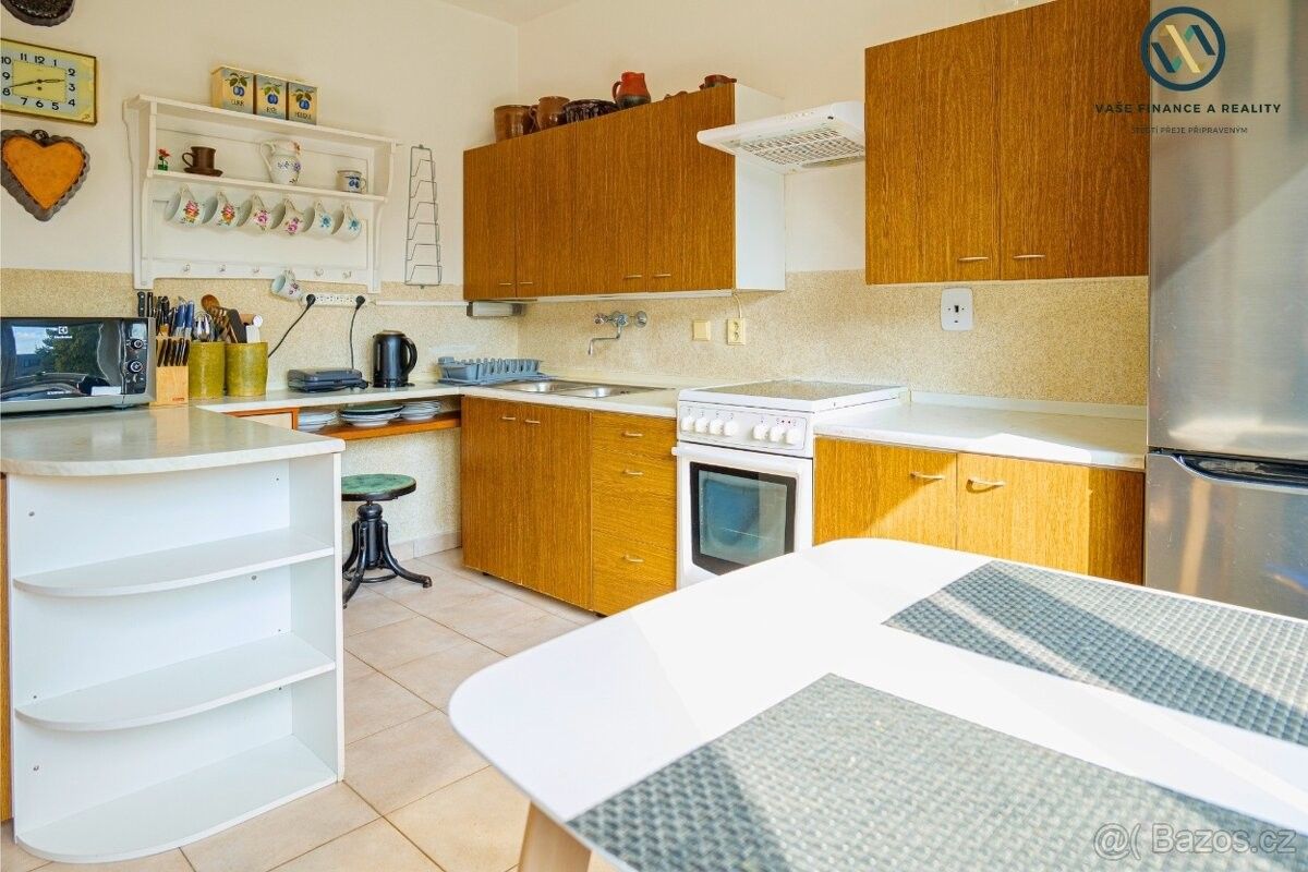 Prodej dům - Praha, 149 00, 375 m²