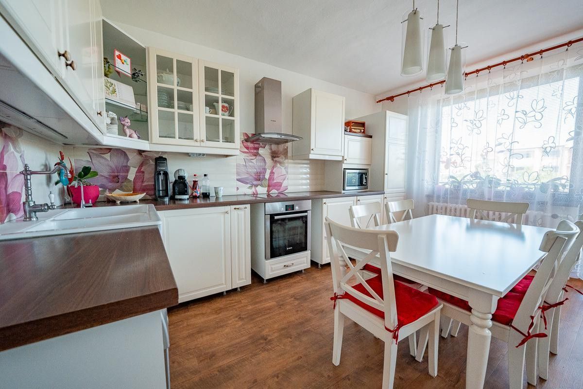 Prodej rodinný dům - Slunná, Moravany, 270 m²