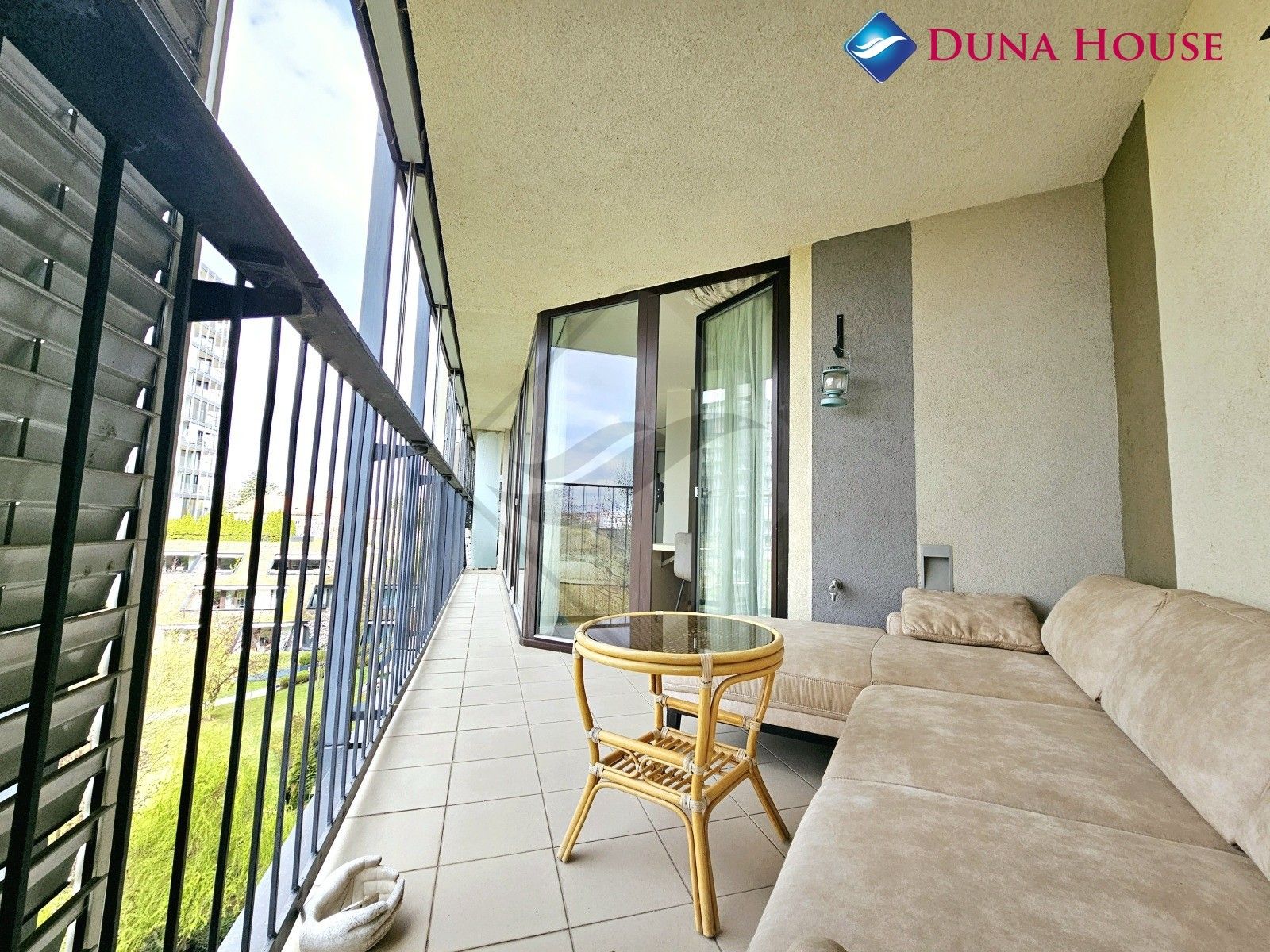 Pronájem byt 1+kk - Ke kapslovně, Praha, 64 m²