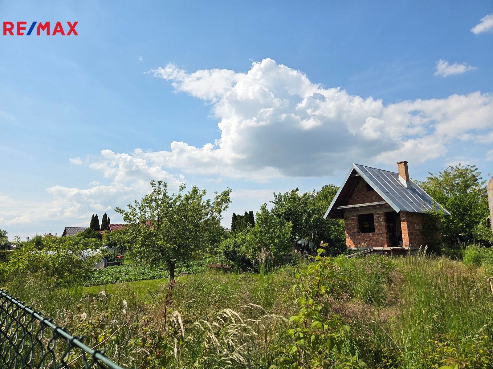 Zahrady, Pardubice, 425 m²