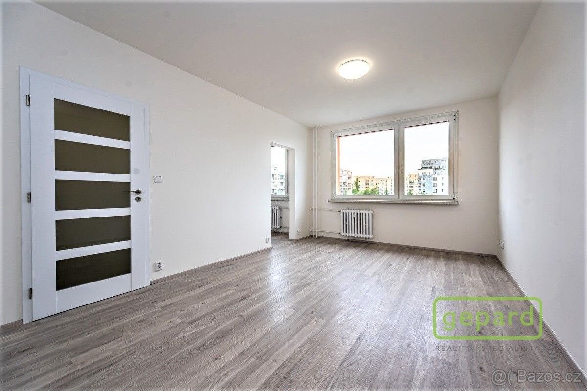 Pronájem byt 1+kk - Praha, 102 00, 29 m²