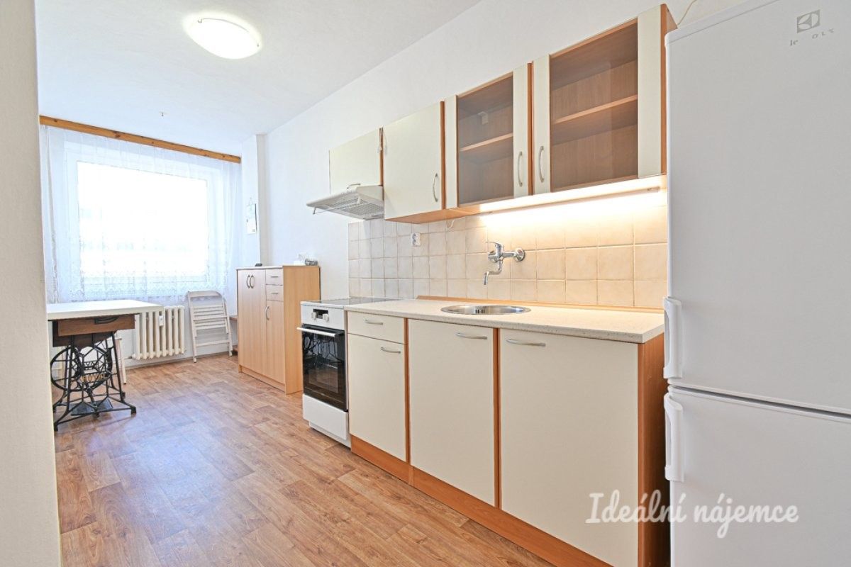 4+1, třída Míru, Pardubice, 90 m²