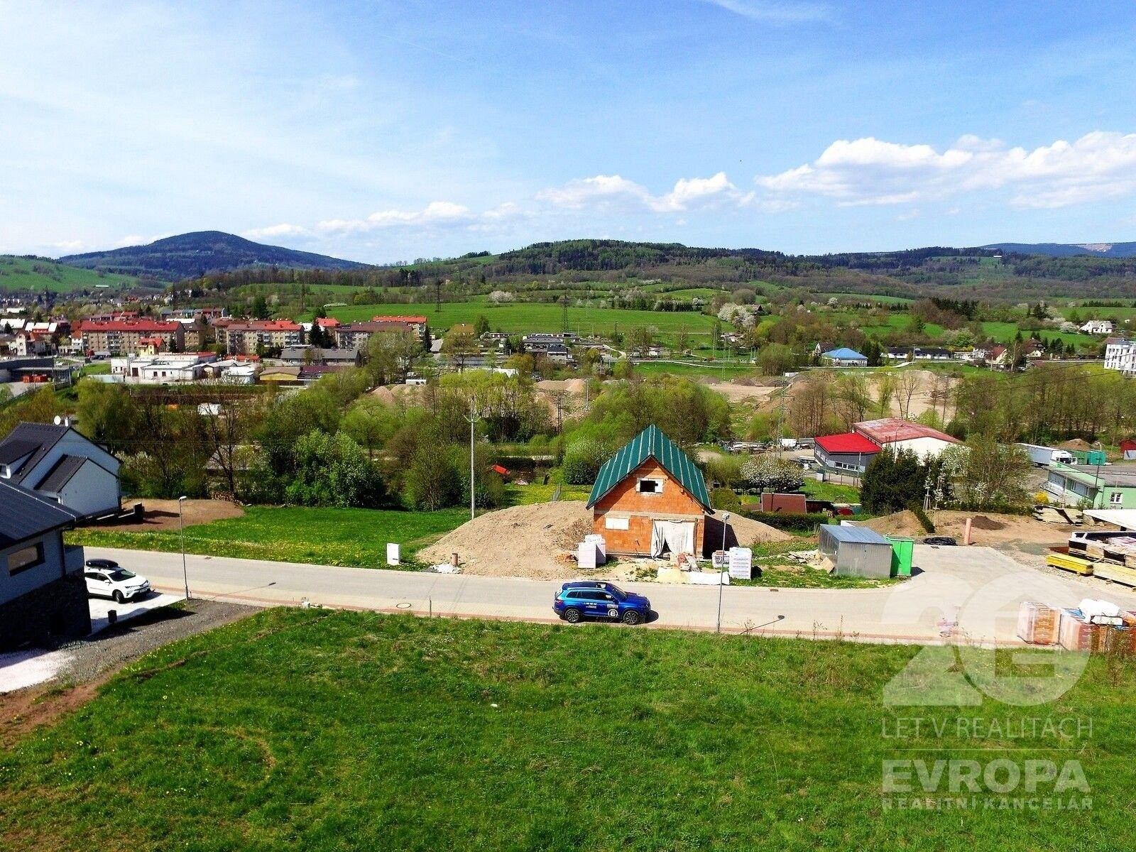 Prodej pozemek pro bydlení - Vrchlabí, 1 252 m²