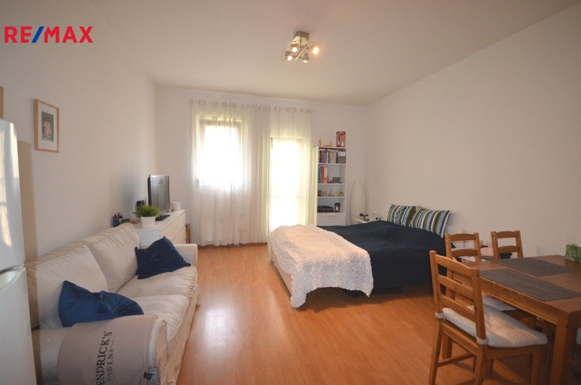 1+kk, Školská, Hostivice, 28 m²