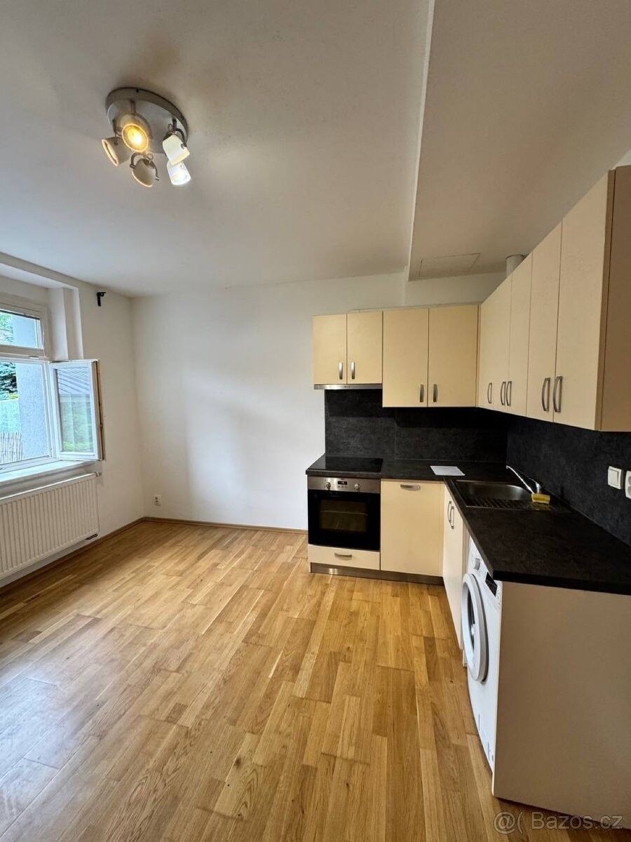 2+kk, Praha, 160 00, 44 m²