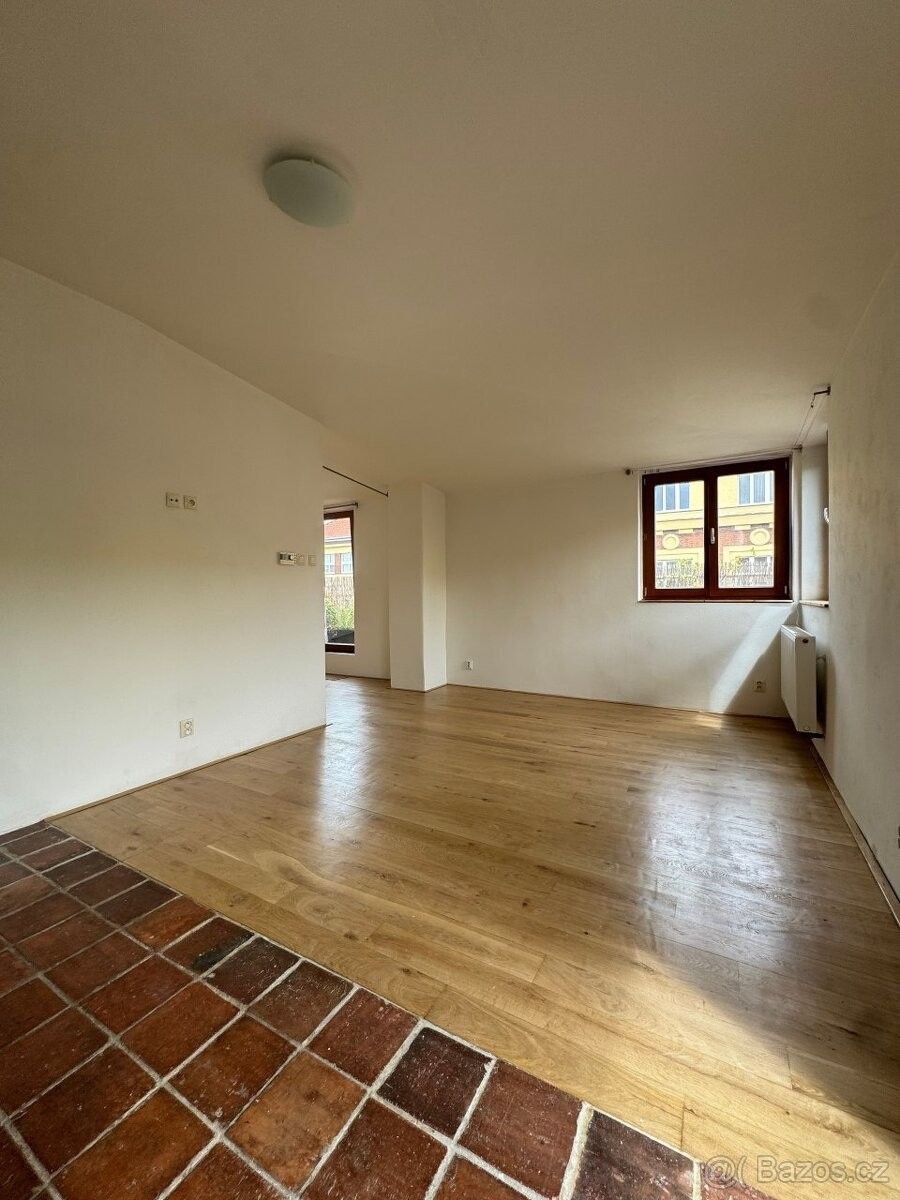 2+kk, Praha, 130 00