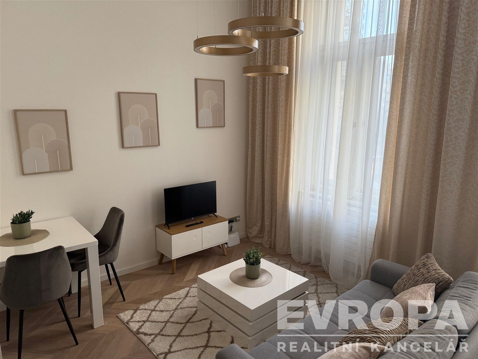 2+kk, Šafaříkova, Praha, 38 m²