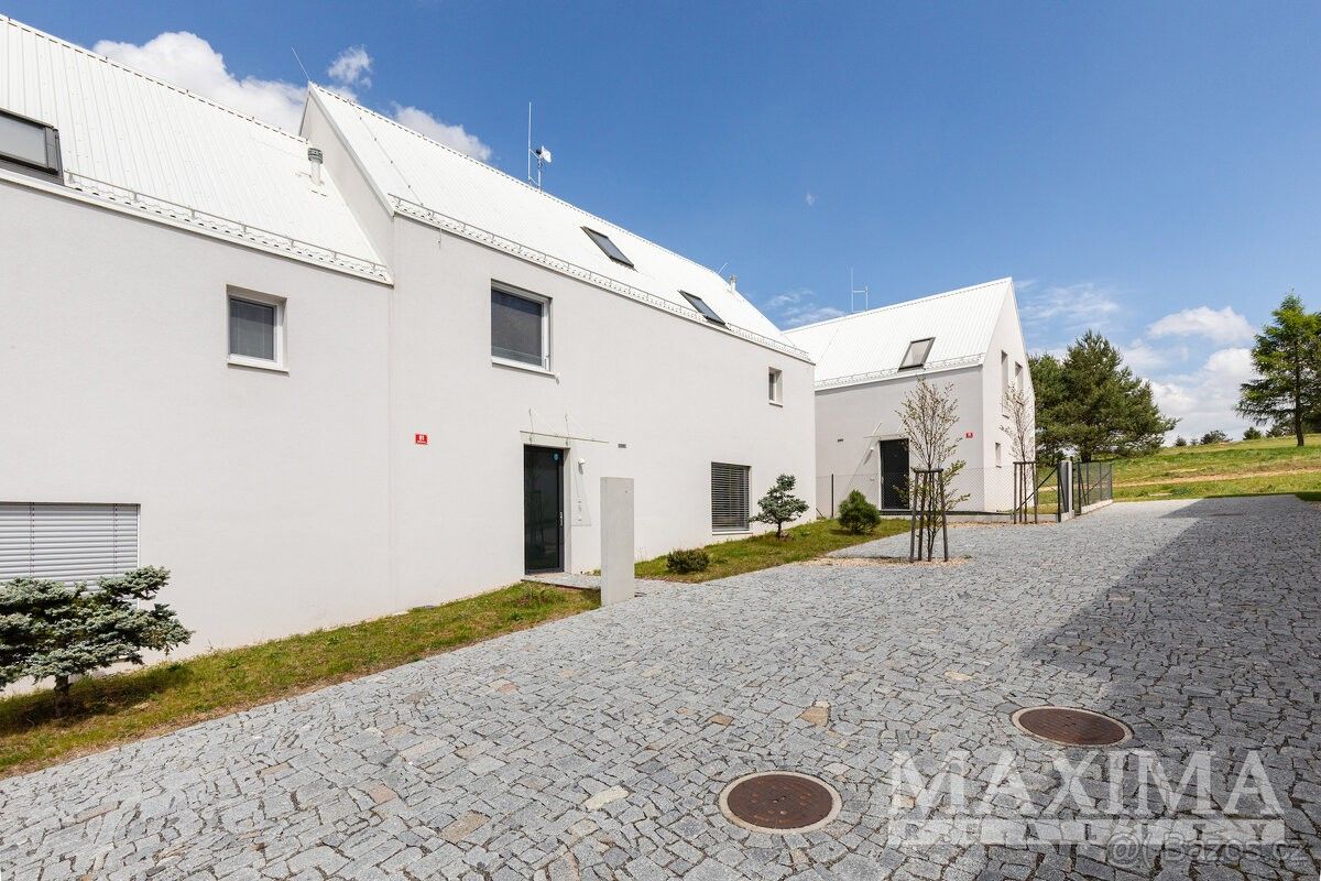 Ostatní, Benešov u Prahy, 256 01, 332 m²