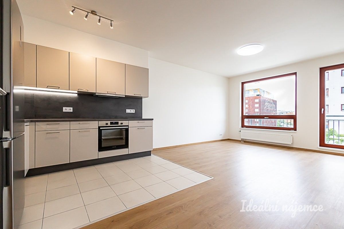 2+kk, Ocelářská, Praha, 56 m²