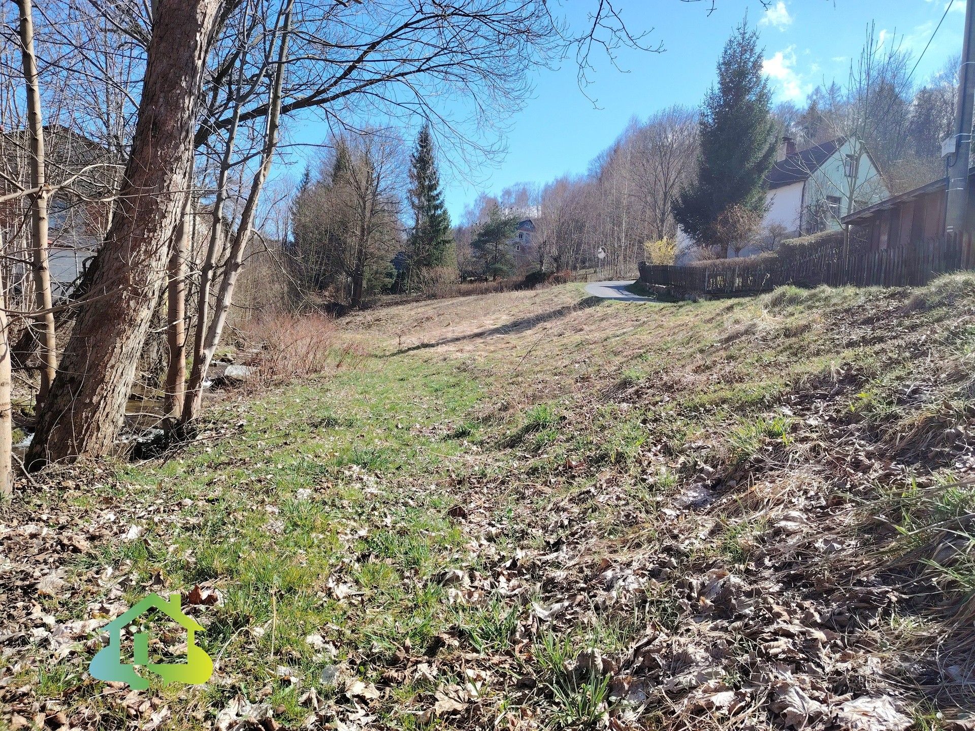Prodej komerční pozemek - Na Svahu, Mníšek, 1 257 m²