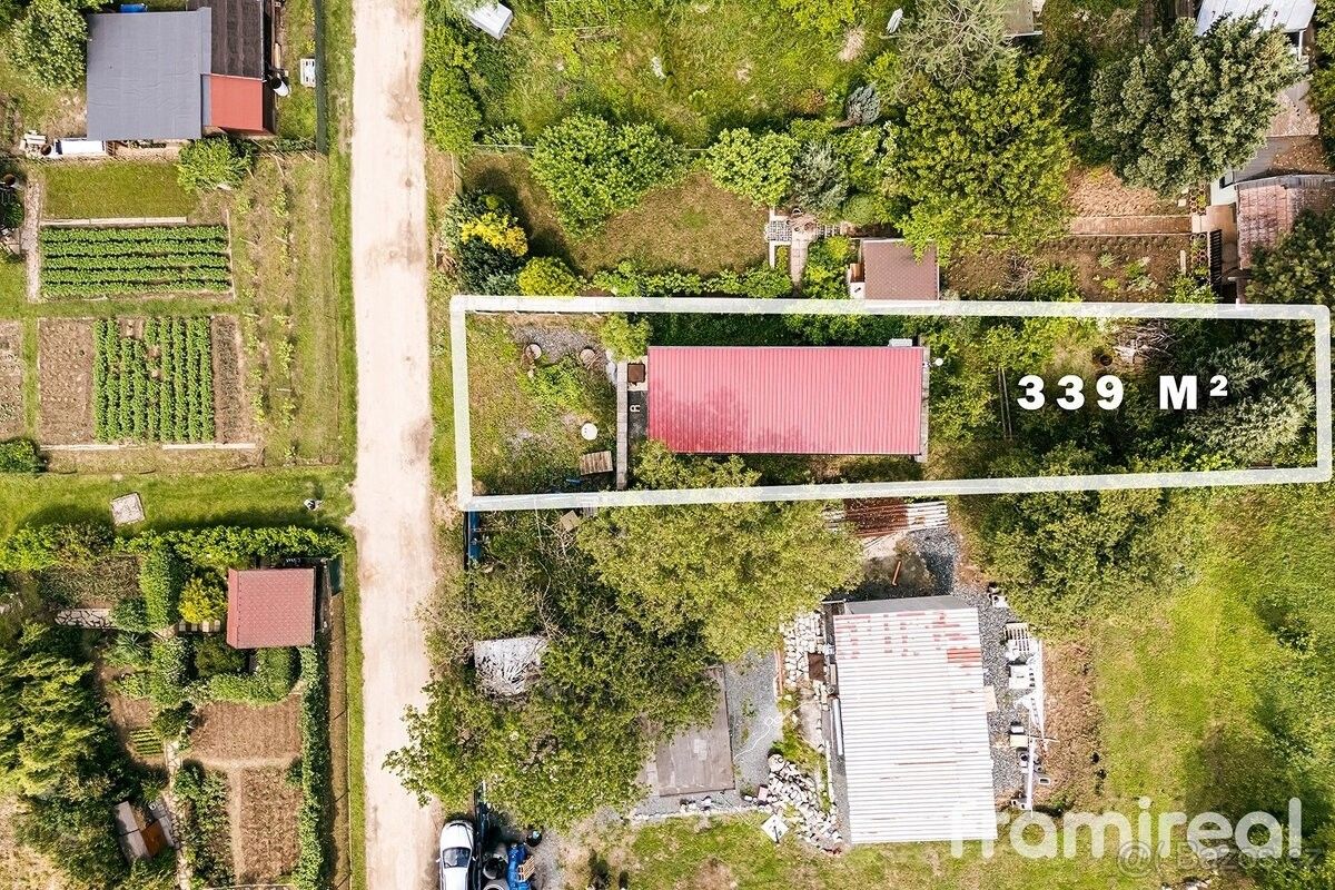 Zahrady, Hrušovany u Brna, 664 62, 339 m²
