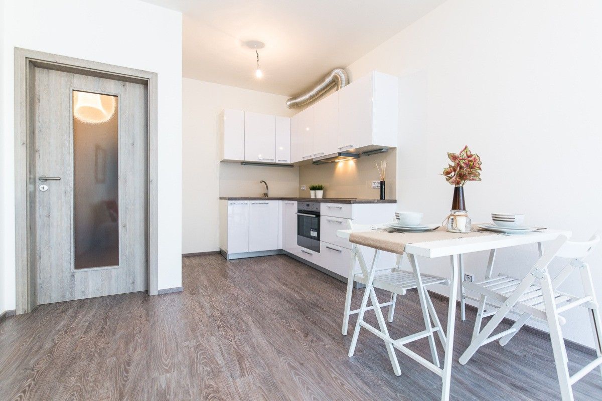 2+kk, Sazovická, Praha, 51 m²