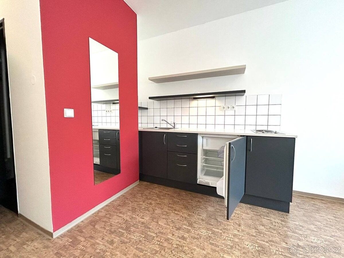 Pronájem byt 1+kk - Praha, 150 00, 27 m²