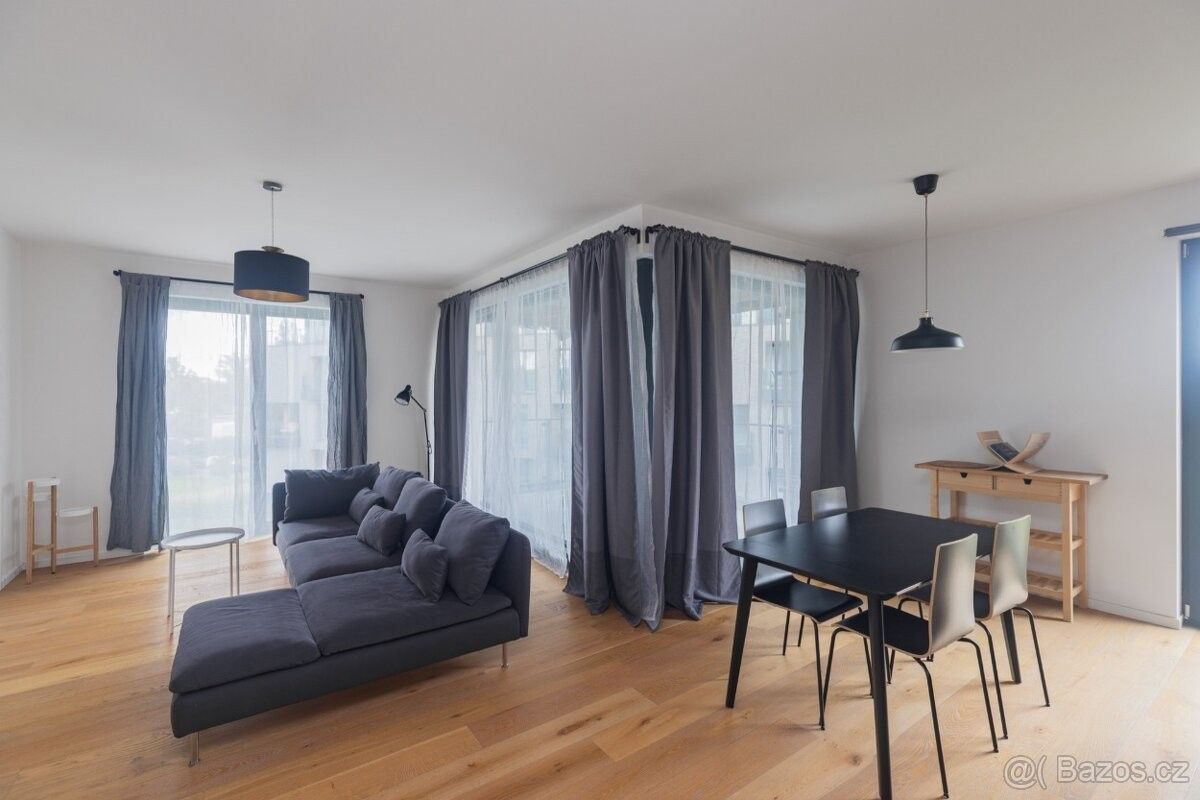 3+kk, Praha, 180 00, 100 m²