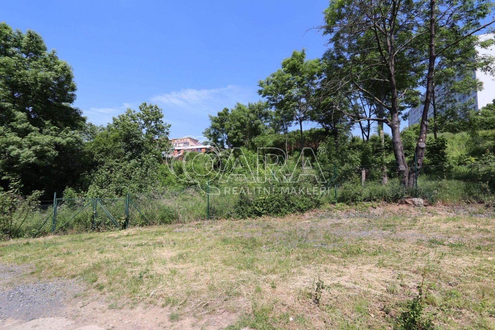 Zahrady, Bohnice, Praha, 2 049 m²