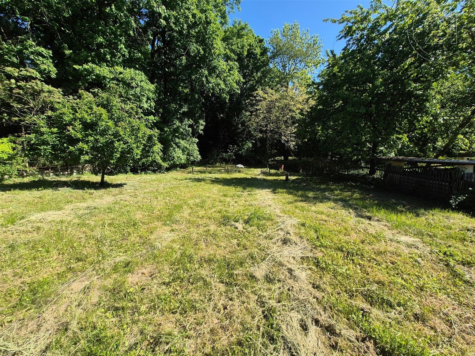 Zahrady, Omice, 1 271 m²