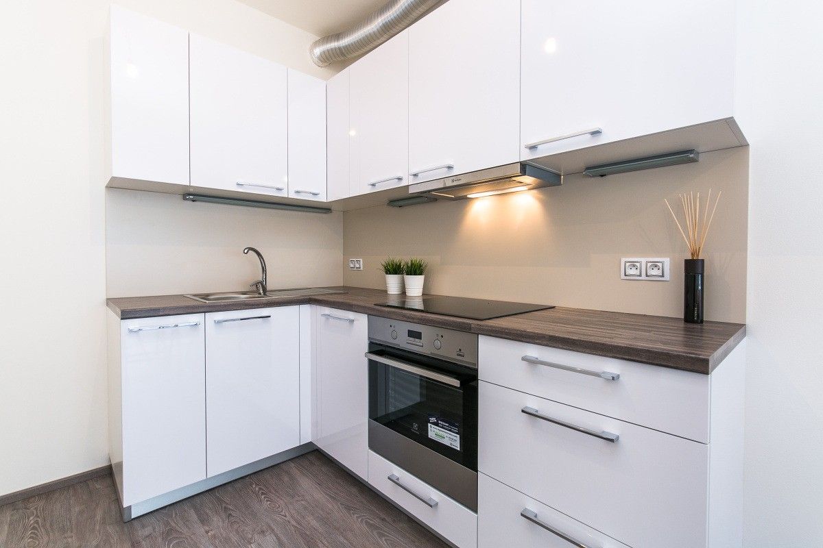 Pronájem byt 2+kk - Sazovická, Praha, 51 m²