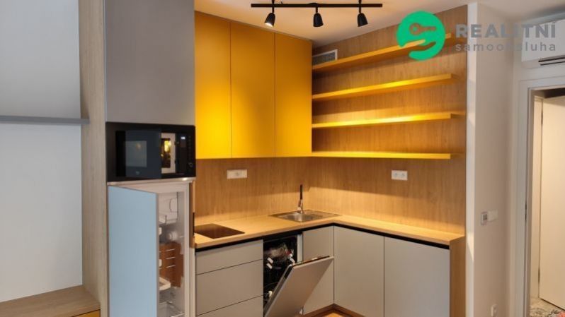 1+kk, Československého exilu, Praha, 28 m²
